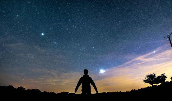 Солнце над планетой