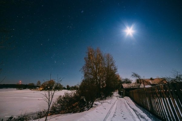 Звёзды на небе зимой в селе