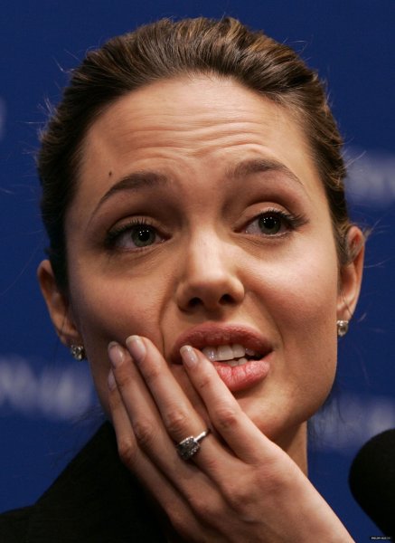 Анджелина Джоли мимика