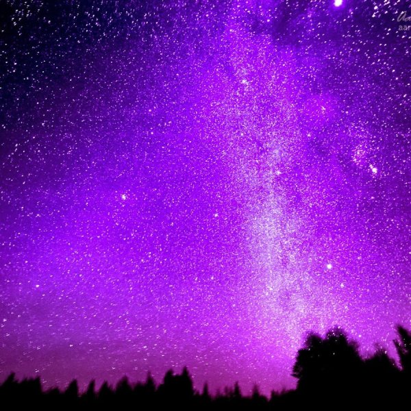 Фиолетовое звездное небо