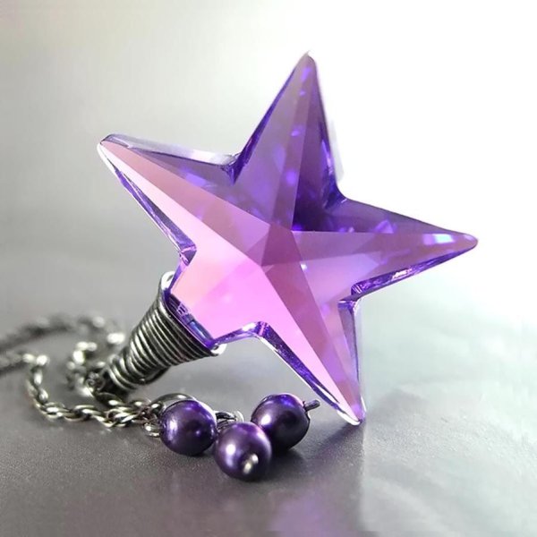 Фиолетовый фон со звездами