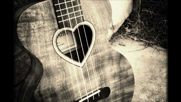 Гитара сердечко