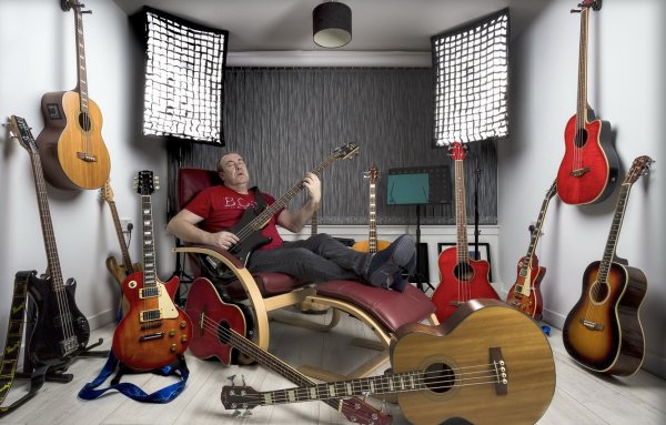 Два гитариста