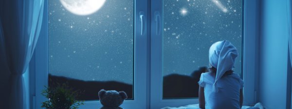 Ночное небо в окне