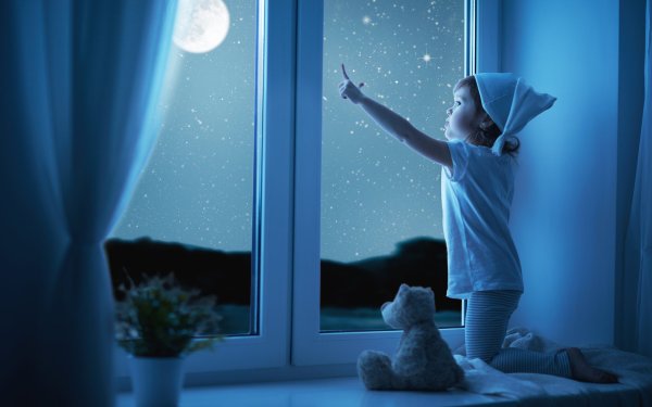 Дети фотосессия на окне