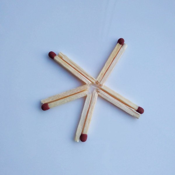 Снежинка из спичек