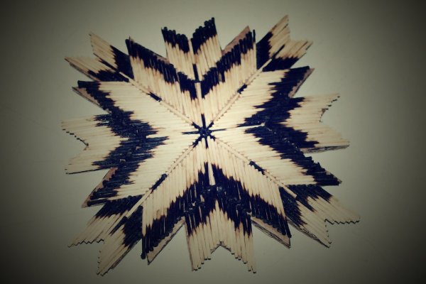 Звезда из спичек на 9 мая