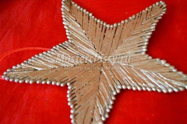 Новогодняя звезда из спичек