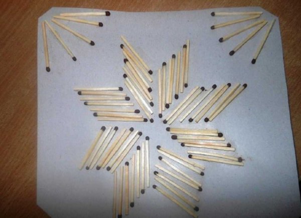 Поделка из спичек на картоне