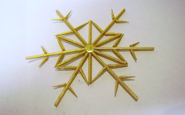 Елочные игрушки из зубочисток
