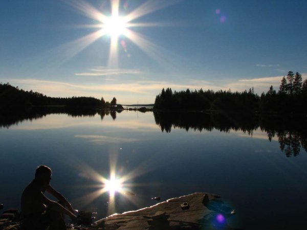 Звезды падают в озеро
