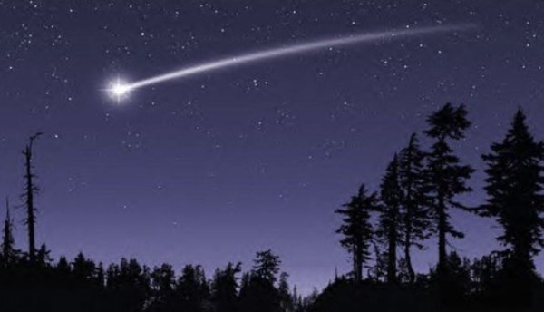 Звездное небо с кометой