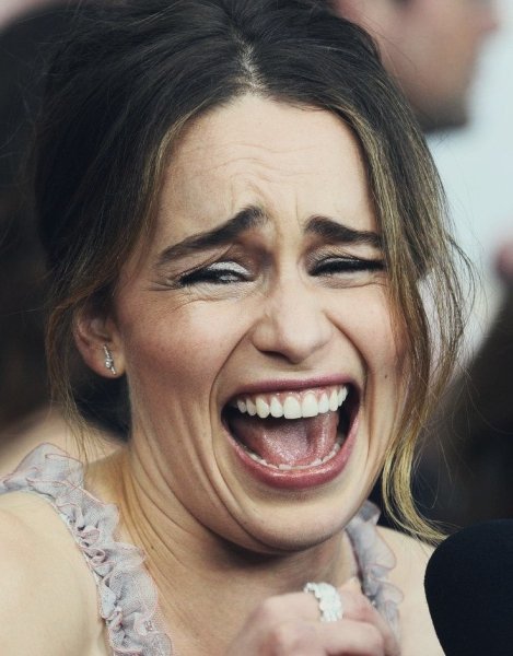 Эмилия Кларк мимика