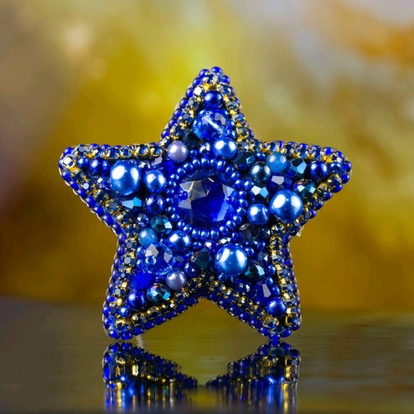 Брошь из бисера