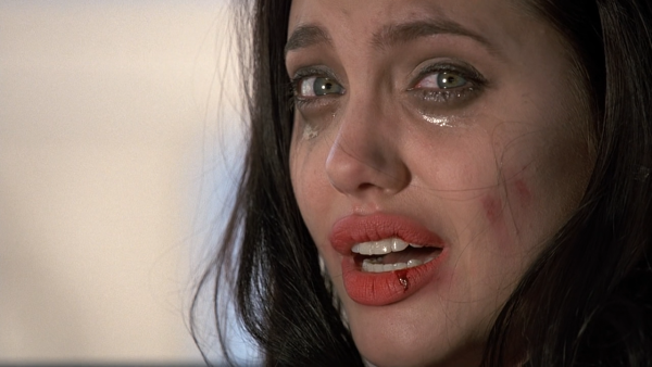 Плачущее лицо девушки