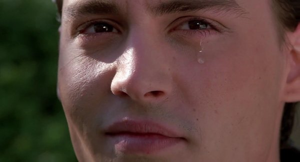 Джиа Анджелина Джоли плачет