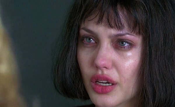 Плачущая Леа Сейду