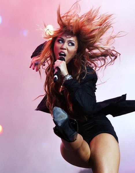 Смешная певица