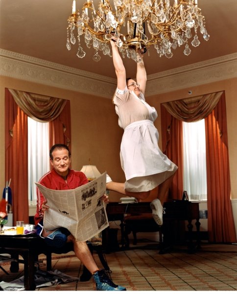 Меган Фокс и мальчик с розой