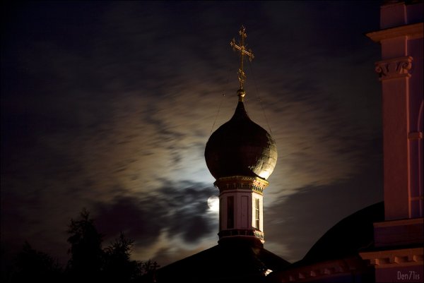 Купола ночью