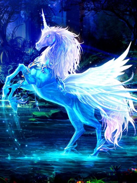 Единорог красками на облаках