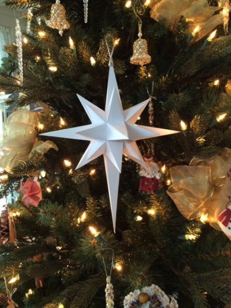 Рождественская елка с Вифлеемской звездой