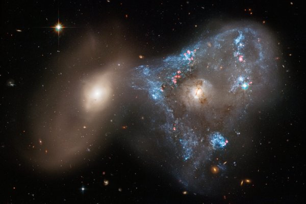 Самая большая Галактика ic 1101