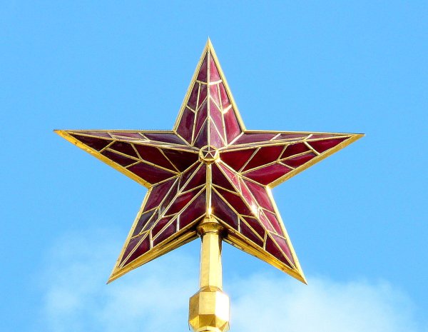 Звезда Спасской башни Кремля