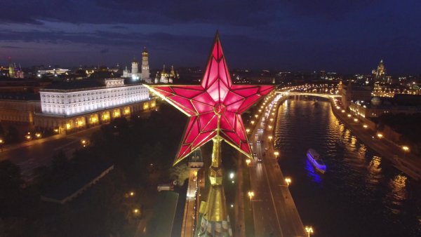 Рубиновые звезды Московского Кремля фото