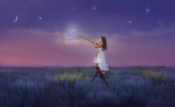 Падающая звезда и девочка