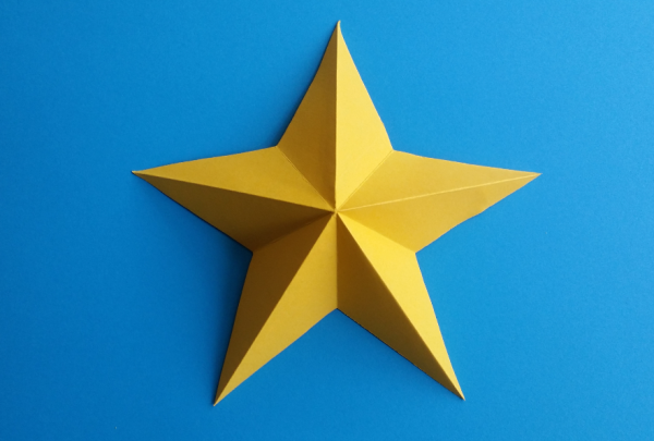 Объемная звезда из бумаги