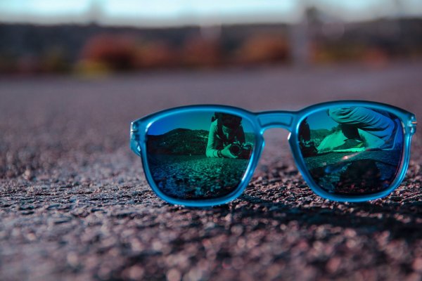 Девочка в Васильковом поле