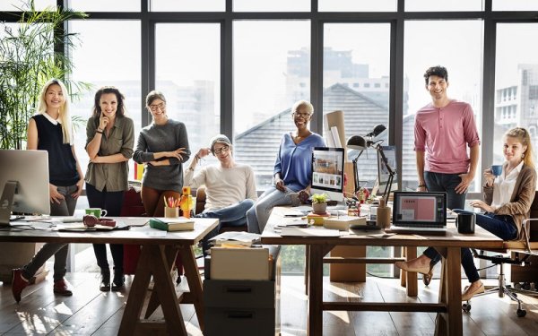 Люди в офисе