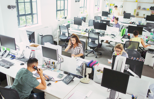 Офис с сотрудниками