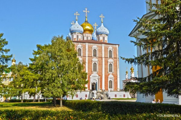 Соборная площадь Рязань собор