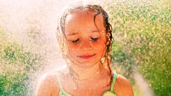 Люди на море