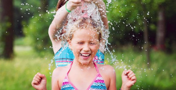 Фрукты в воде