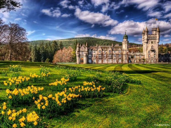 Балморал замок в Шотландии