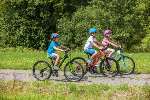 Катание на велосипеде