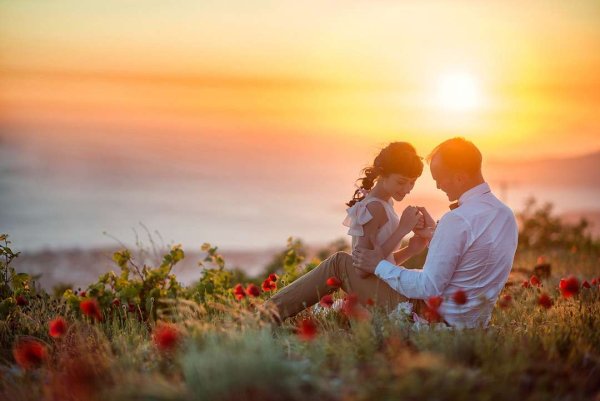 Влюбленные на берегу моря