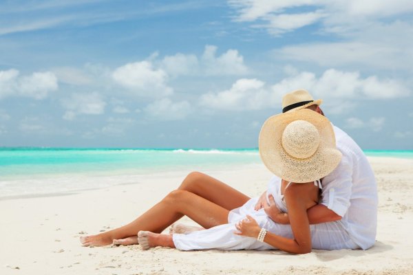 Мужчина и женщина в лодке