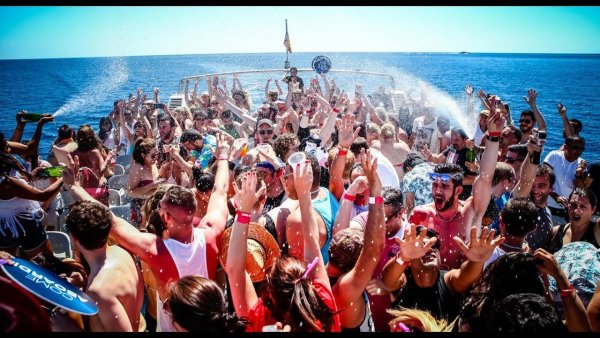 Дискотека на пляже