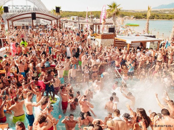 Бич пати Ибица