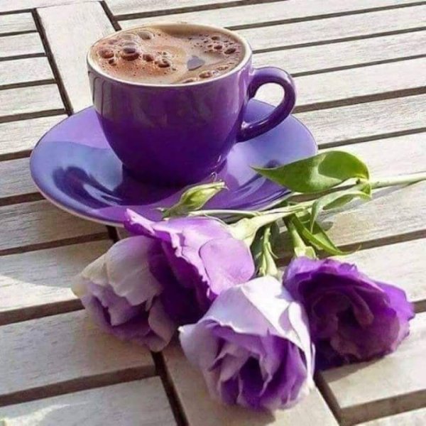 Чашечка кофе и цветы