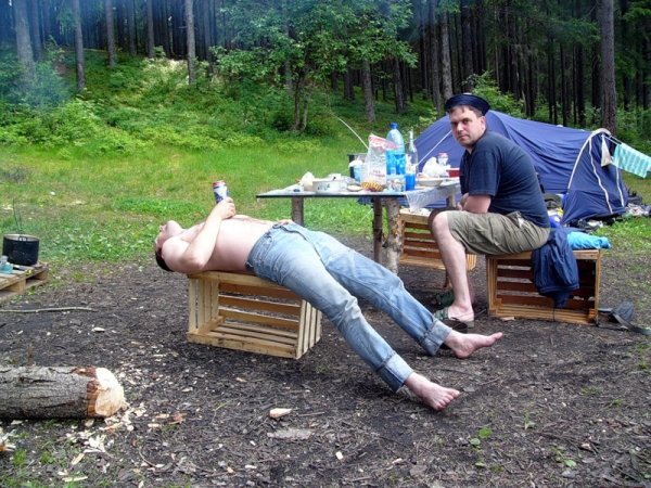 Молодежь с пивом