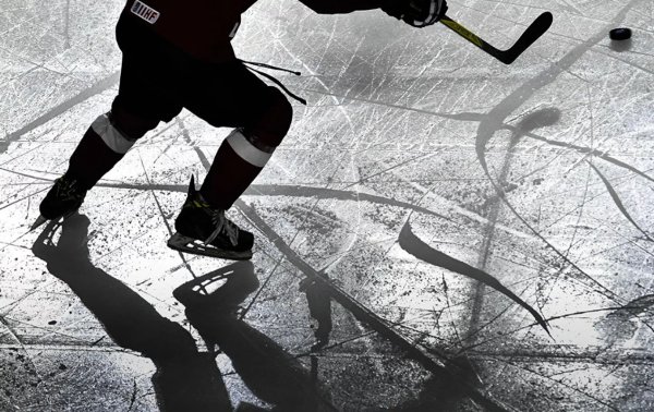 Хоккейное поле с хоккеистами