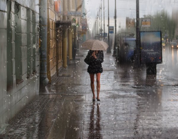 Сильный дождь в городе