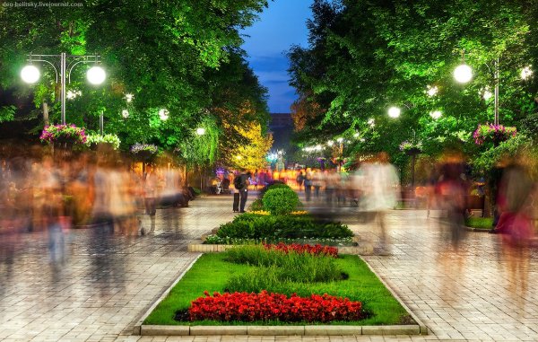 Донецк Вечерний бульвар Пушкина