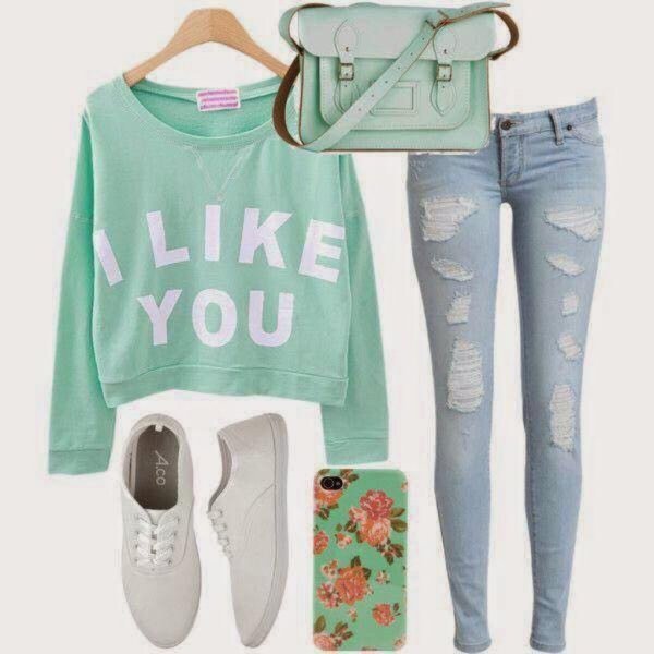 Комплекты одежды