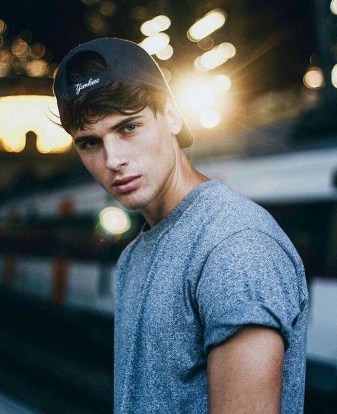 Вова Петров